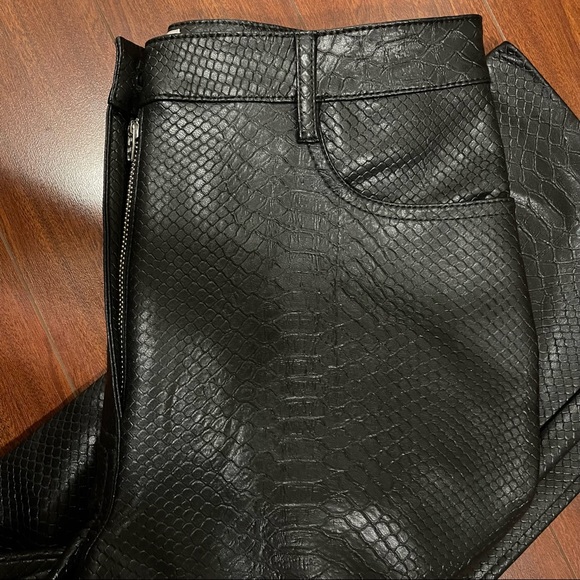 Aritizia Wilfred Python Melina Pant size 2 - Picture 4 of 5
